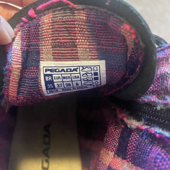 New* Women's boots - Picture 3 of 4